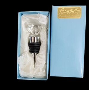 Steadheim Jewelers Silver Wine Stopper with Diamond Shake Crystal Top